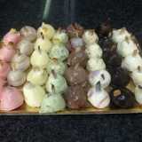 Uno dei pezzi forti della pasticceria sono i �gelatini� di vari gusti, tra cui cocco, rum, vaniglia e amarena tutti ricoperti di cioccolato